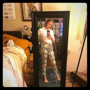 High wasted, tapered leg, patterned pants